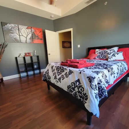 Modern, Private, Smart 4 Bedroom Condo In Desirable Location In Mcallen With Pool! McAllen Exterior foto