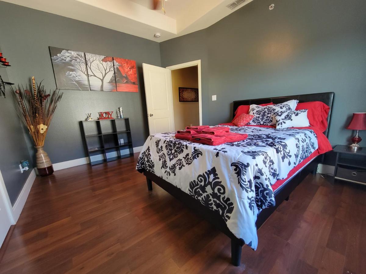 Modern, Private, Smart 4 Bedroom Condo In Desirable Location In Mcallen With Pool! McAllen Exterior foto